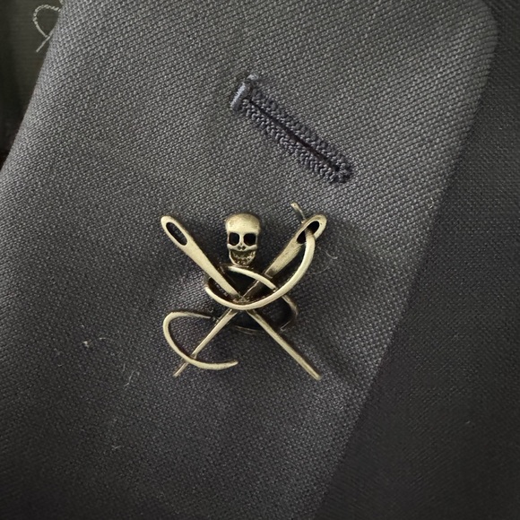 John Varvatos 2 Piece Suit - Navy - 42R Jacket / 34 Pants - Picture 6 of 7